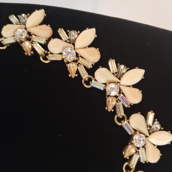 Antique Goldtone Bib Necklace with Clear, Cream, and Peach Rhinestones - Picture 7 of 7